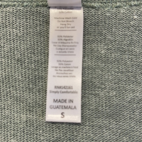 LuLaRoe New Small Solid Green Classic T Shirt NWT - Picture 5 of 8